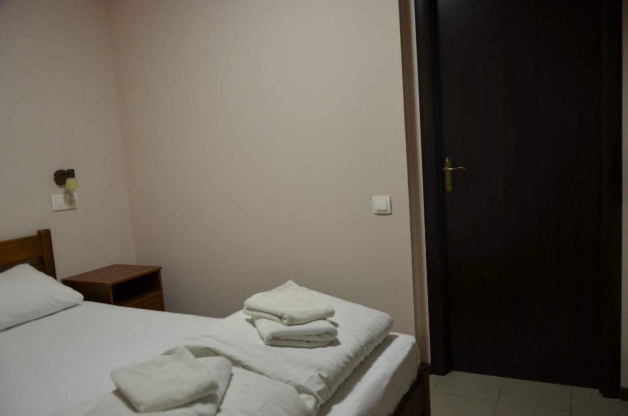 Hostel Vshokoladi Kiev Exterior foto